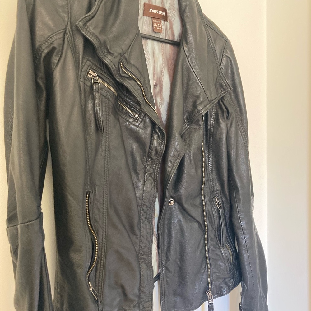 DANIER Black Leather Jacket for Women